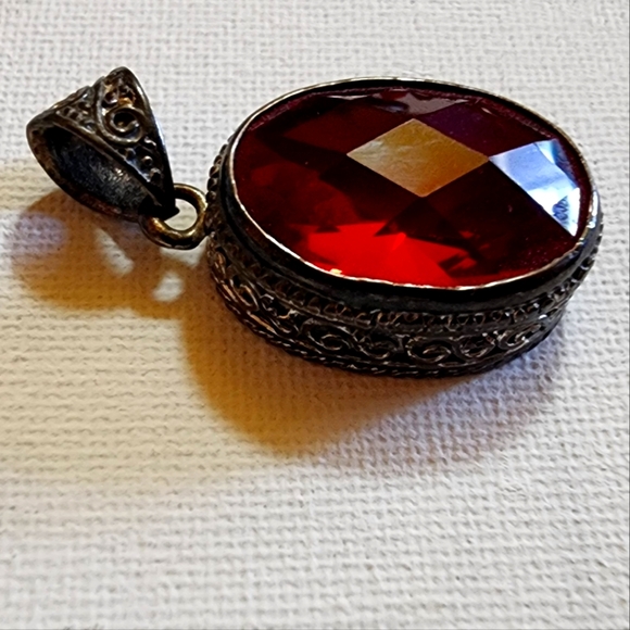 Vintage .925 S.S. Large Blood Red Crystal Pendant - Picture 2 of 4